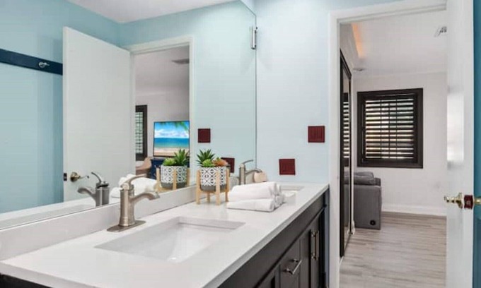 East Naples Casa | Bamboo Oasis B - 5 miles to Beach & Downtown
