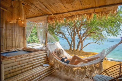 Koh Lan Hotel | Bamboo Seaview Koh Larn Hottub Terrace No2 Second Floor