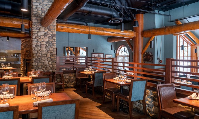 Banff Hotel | Banff Caribou Lodge and Spa
