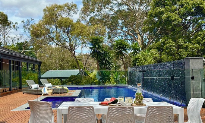 Frankston South Casa | Bangalay Palms 4BR with Pool