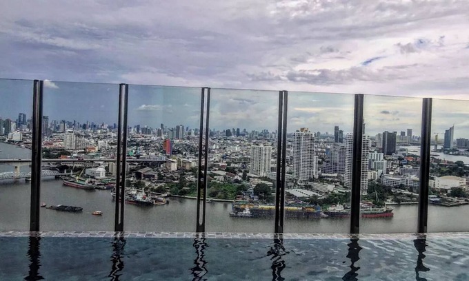 Dao Khanong Condominio | Bangkok Skyline River View Condo