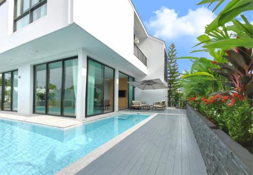 Choeng Thale Villa | Bangtao Pool Villa with Home Cinema - PrymaVista