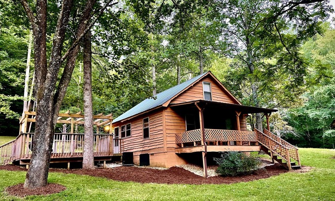 Moravian Falls Cabina | Banjo’s Cabin