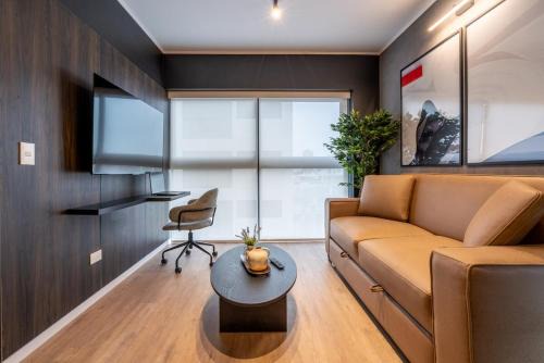 Country Club Apartamento | Bansky 1BR by Geko