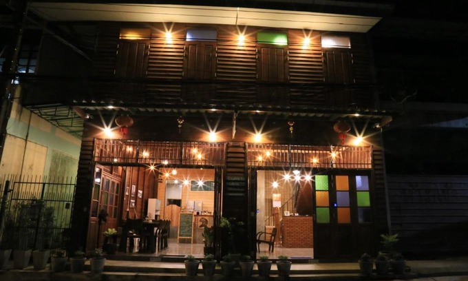 Trang Casa | BanSoi 1 & Alley One Cafe
