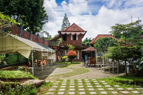Lembang Complejo | Bantal Guling Villa