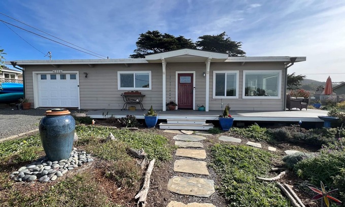 Bodega Bay Casa | Banyan House - Quaint Beach Cottage.