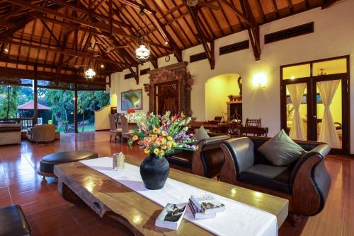Anturan Complejo | Banyualit Spa 'n Resort Lovina