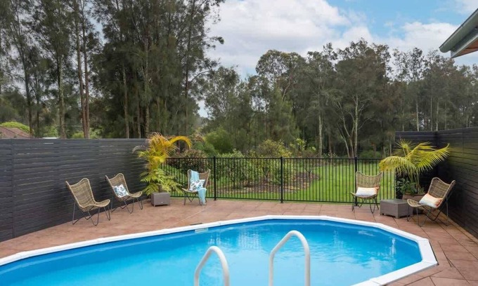 Bawley Point Casa | "Banyula" in Bawley where the bush meets the beach pool included
