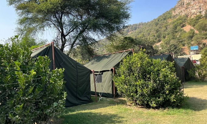 Sariska Otro | Bara Camp