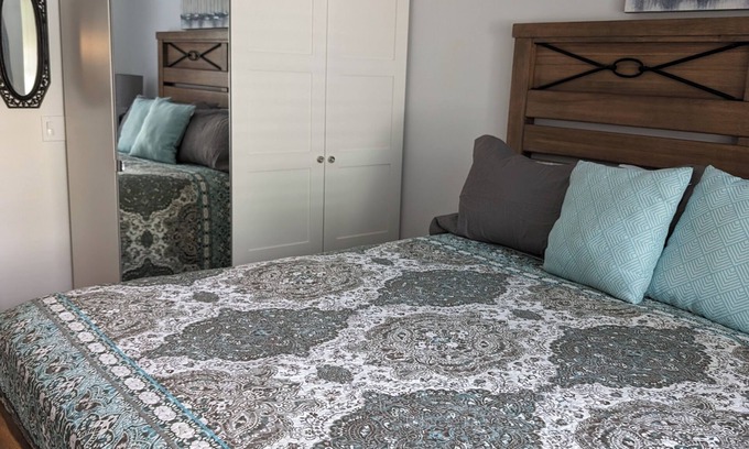 Lutz Condominio | Baradise Locate in Paradise Lakes a clothing Optional Resort!