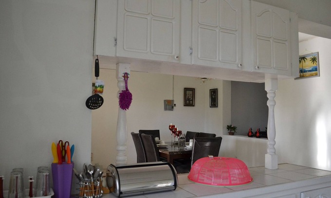 Brighton Apartamento | BARBADOS !!! The Perfect Holiday Getaway- Balihai Beach View Apt