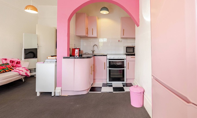 Hackney Wick Apartamento | Barbie’s Dream Flat, in Hackney