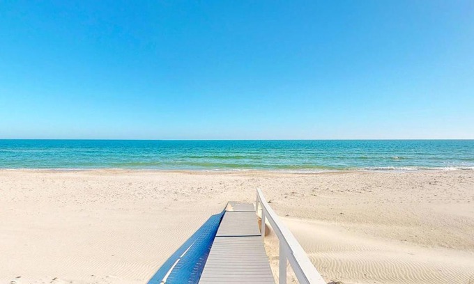 St. George Island Casa | Barefoot Bungalow