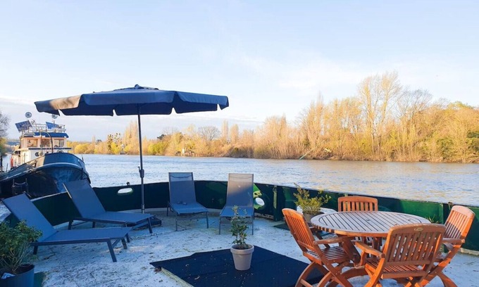 Le Port-Marly Alquiler De Eote | Barge 120 m2 on the banks of the Seine, quiet and green
