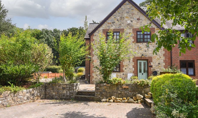 Smallridge Casa | BARLEY COTTAGE, pet friendly, character holiday cottage in Axminster