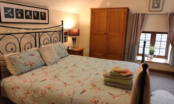 Pentir Casa | Barn conversion at the Old Watermill near Snowdonia & Zip World.