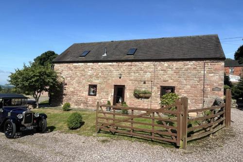 Cauldon Low Casa | Barn Conversion - Sleeps 4 - Pet friendly - Garden