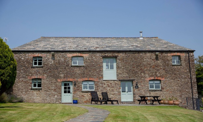 Bude Cabaña | Barn Conversion With Indoor Swimming Pool In Stunning Rural Location Near Ocean