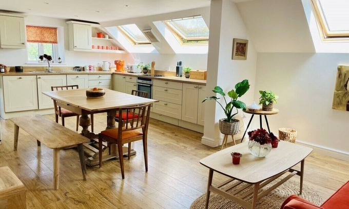 Petworth Casa | Barn Cottage set in Graffham at the heart of The South Downs National Park