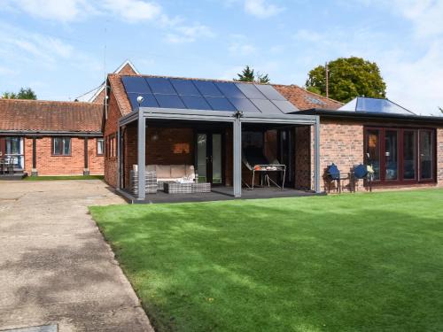 Rackheath Casa | Barn Court