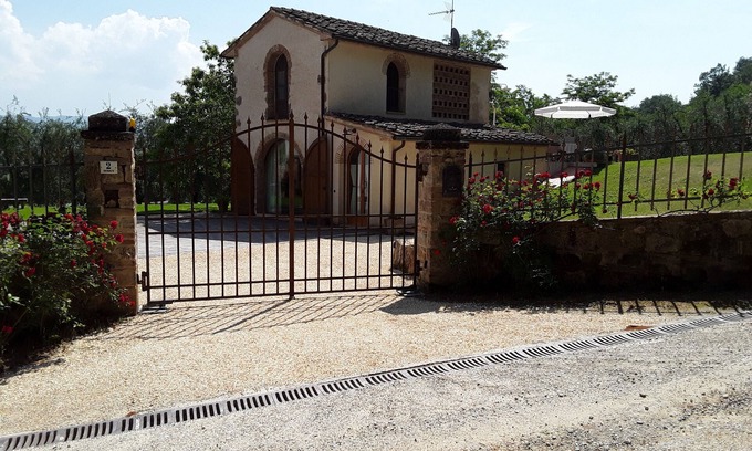 Poggiarello Villa | Granero con piscina privada muy cerca de San Gimignano, Siena, Volterra y Florencia.