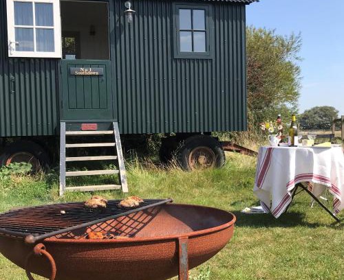 Ford Casa | Barnham Court Farm
