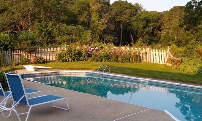 Barnstable Casa | Barnstable Village Private Pool
