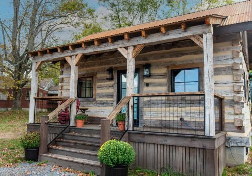 White Sulphur Springs Casa | Barnwood Village