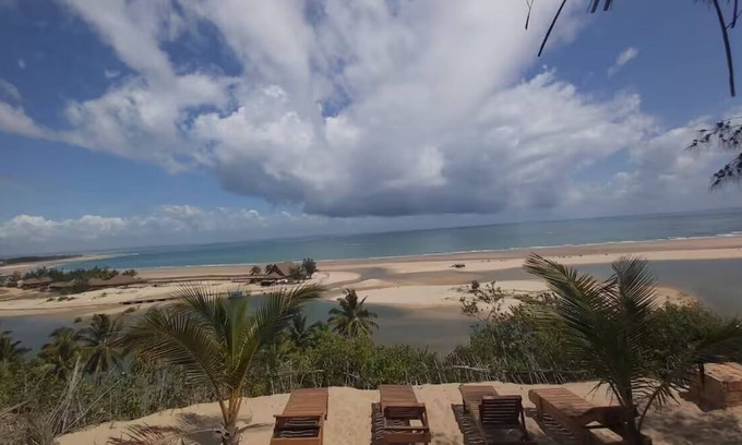 Inhambane Casa | Barra Beach - Stunning sea view, charming beach house - 4x4