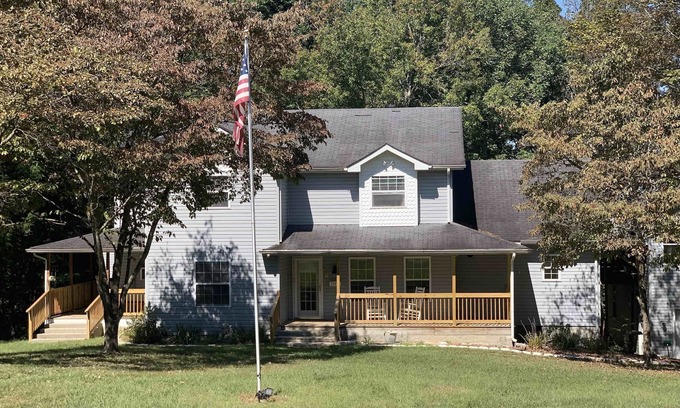 Fountain Run Casa | Barren River Lake House