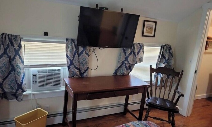 East Haven  Rutland County Apartamento | Barrett Hill Rooms 1 mile from all medical accommodations in Rutland City