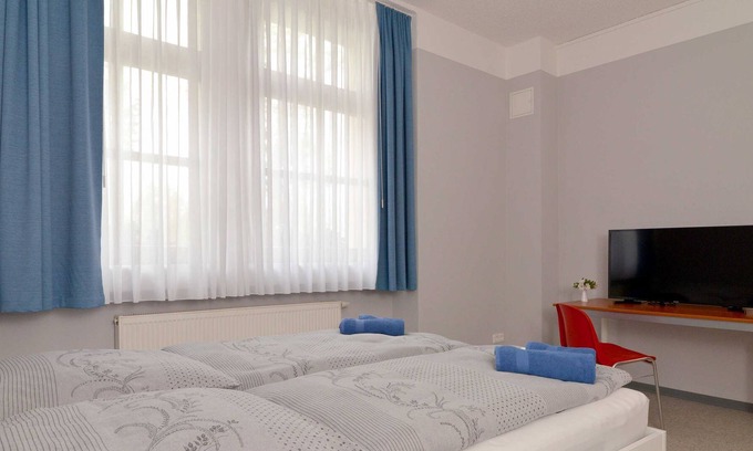 Guben Apartamento | Barrier-free double room (with own. Bathroom) No. 1 - Hostel in Guben