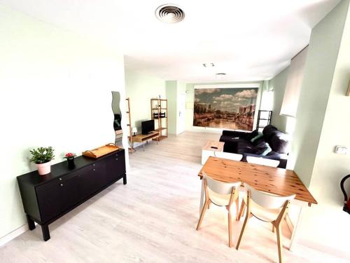 Área Metropolitana de Murcia Apartamento | Barrio San Miguel - Más que apartamentos