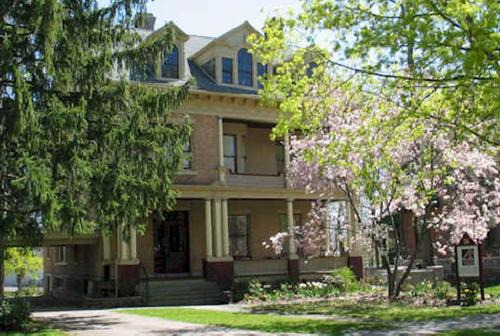 Seneca Falls Cama Y Desayuno | Barrister's Bed & Breakfast