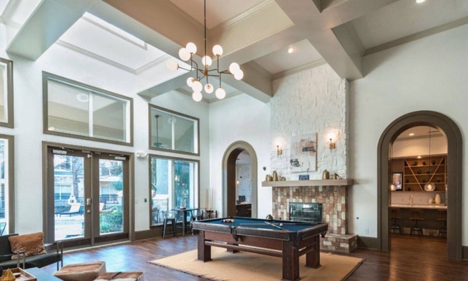 Richmond Apartamento | Barsalal l Fully-furnished 1BD w/24-hr fitness center, clubhouse access