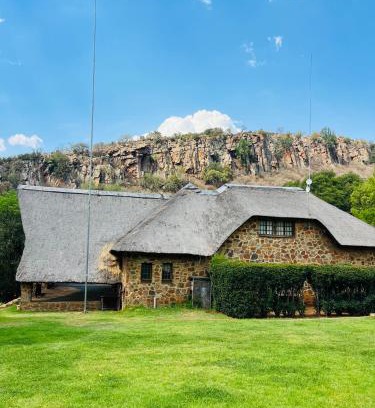 Magaliesberg Casa | Bartons folly manor house