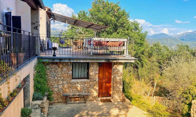 Chateauneuf-Villevieille Apartamento | Bas de villa au milieu des oliviers.