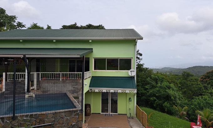 Riviere-Salee Apartamento | Bas de Villa FloriRose