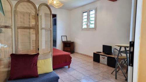 Tartane Apartamento | Bas de villa Madiflora, Calme & verdure