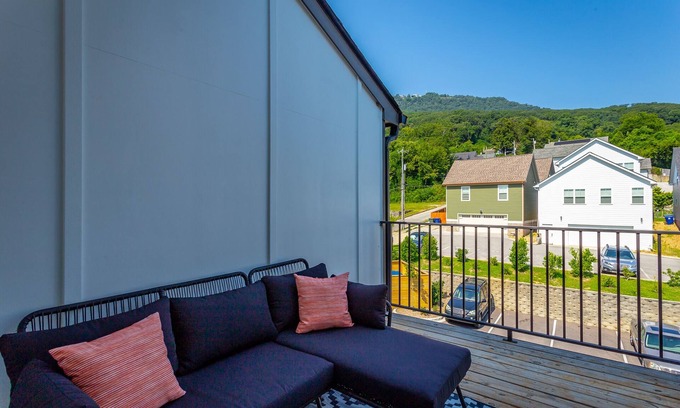 Chattanooga Casa | Basecamp - a PMI Scenic City Vacation Rental
