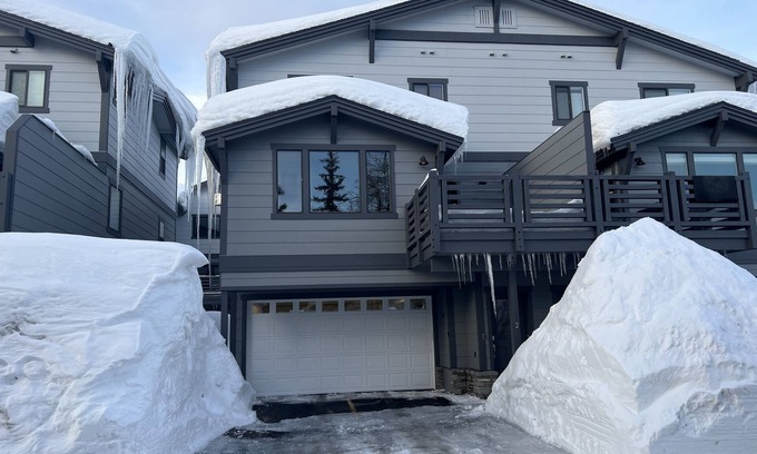 Mammoth Lakes Cabina | Basecamp at Mammoth Creek