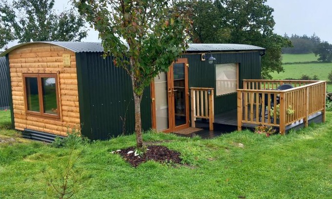 Borris Casa | BaseGlamp