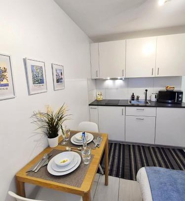 Bruderholz Apartamento | BASELiving Studio - Near ESC - Bahnhof SBB - St Jakob
