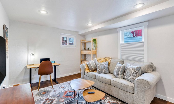 Central Colorado Springs Casa | Basement Apt near Downtown, perfect 30 day stay