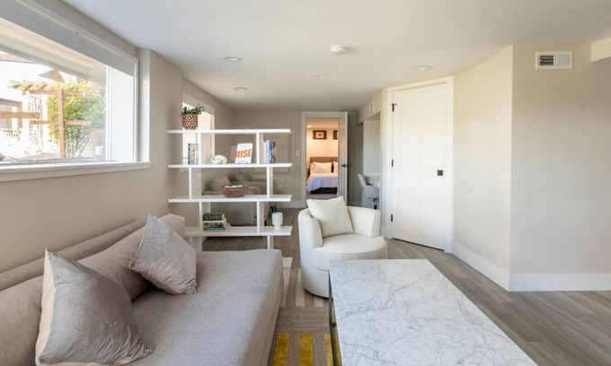 Norkirk Apartamento | Basement at 126 · Modern 1bedroom basement apartment newly remodeled