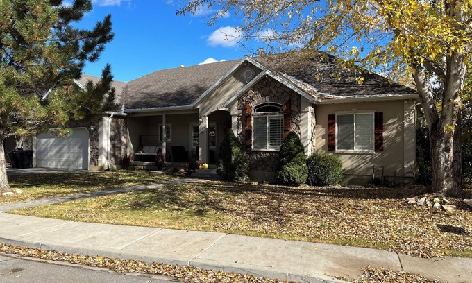 Payson Casa | Basement Home in Payson with amazing views of the valley and the mountainside.