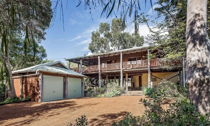 Eagle Bay Casa | Basically Beachfront - Eagle Bay Treehouse