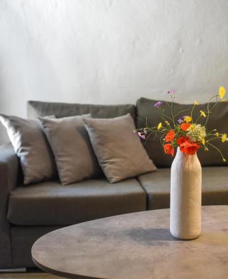 East Mani Casa | Basil Tree Stonehouse