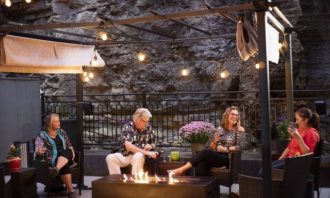 Eureka Springs Historic District Hotel | Basin Park Hotel and Spa
